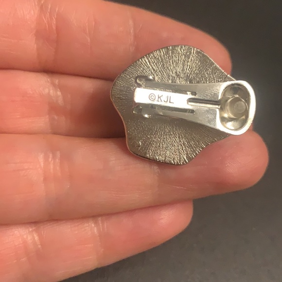 Kenneth Jay Lane pearl Vintage Deco Inspired Mabé Pearl Earrings clip earings - Picture 10 of 13